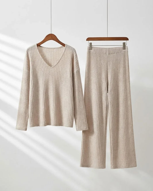 Lorenza™ | Ribbed V-neck two-piece lounge set