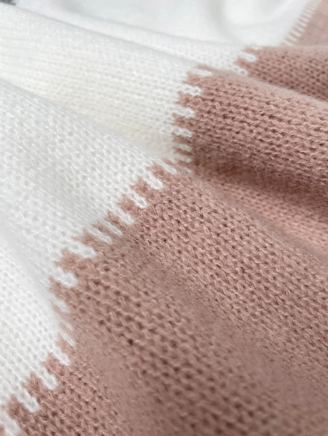 Lela™ | Elegant Leopard Print Sweater